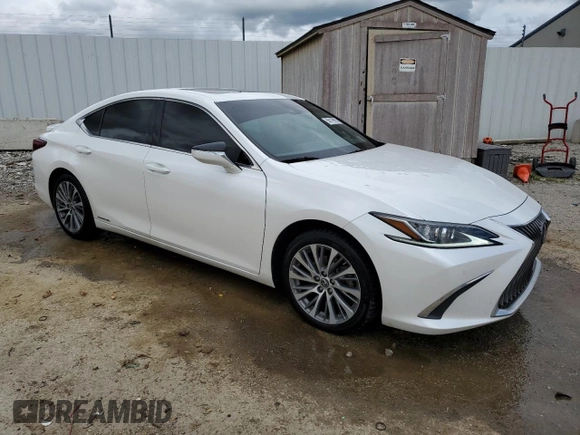 2020 Lexus ES 300h z VIN 58AD21B11LU004650, wystawiony jako Copart lot #56119995 z przebiegiem 140 172 mil mil oraz Nie do naprawy • Non repairable. Historia ofert i sprzedaży dostępna na DreamBid. Obrazek 4.