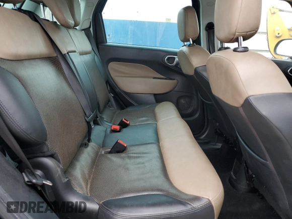 2014 FIAT 500L Lounge with VIN ZFBCFACH0EZ008379, listed as a Copart auction lot 86357254 with 164,031 mi miles and Clean Title. Bid and sale history available at DreamBid. Image 11.