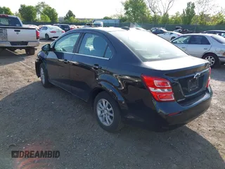 2018 Chevrolet Sonic LT z VIN 1G1JD5SG2J4117386, wystawiony jako IAAI lot #42162352 z przebiegiem 55 798 mil mil oraz . Historia ofert i sprzedaży dostępna na DreamBid. Obrazek 3.