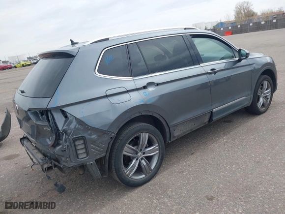 2020 Volkswagen Tiguan SE with VIN 3VV2B7AX3LM103195, listed as a IAAI auction lot 41847710 with 40,782 mi miles. Bid and sale history available at carsss.com. Image 4.