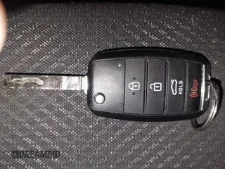 2016 Kia Optima LX с VIN KNAGT4L32G5073769, выставлен на аукционе IAAI как лот 42512184 с пробегом 111 977 миль миль и . История ставок и продаж доступна на DreamBid. Изображение 11.