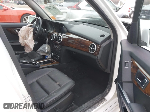 2015 Mercedes-Benz GLK with VIN WDCGG8JB8FG440969, listed as a IAAI auction lot 42042793 with 98,653 mi miles. Bid and sale history available at carsss.com. Image 5.