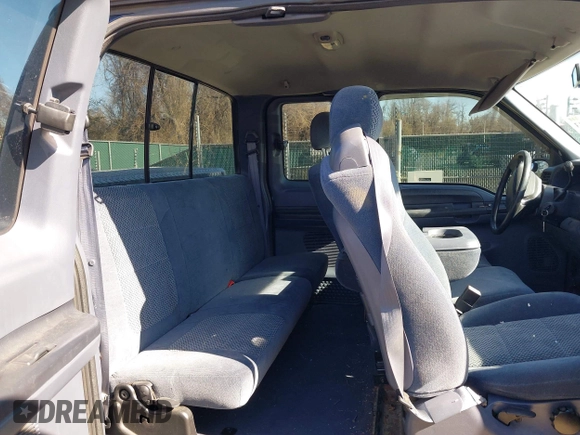 2001 Ford Super Duty F-250 XL with VIN 1FTNX21L51EC28036, listed as a IAAI auction lot 41768113 with 141,603 mi miles. Bid and sale history available at carsss.com. Image 8.