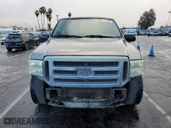 2005 Ford Super Duty F-250 XL with VIN 1FTSX205X5EA72216, listed as a Copart auction lot 44575325 with 217,271 mi miles and Salvage Title. Bid and sale history available at carsss.com. Image 5.