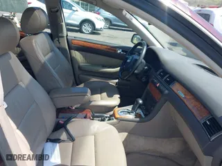 1998 Audi A6 with VIN WAUBA34B9WN058443, listed as a IAAI auction lot 42092713 with 172,728 mi miles. Bid and sale history available at carsss.com. Image 5.