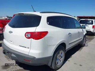 2012 Chevrolet Traverse LS z VIN 1GNKREED8CJ125437, wystawiony jako IAAI lot #42073517 z przebiegiem 48 433 mil mil oraz . Historia ofert i sprzedaży dostępna na DreamBid. Obrazek 4.