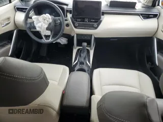 2023 Toyota Corolla Cross XLE z VIN 7MUDAABG9PV049306, wystawiony jako Copart lot #53649005 z przebiegiem 39 247 mil mil oraz Szkoda całkowita • Salvage title. Historia ofert i sprzedaży dostępna na DreamBid. Obrazek 8.