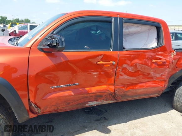 2017 Toyota Tacoma SR5 with VIN 5TFCZ5AN4HX091383, listed as a IAAI auction lot 42202505 with 82,000 mi miles and . Bid and sale history available at DreamBid. Image 6.