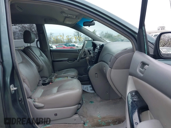 2005 Toyota Sienna CE with VIN 5TDZA23C15S313939, listed as a IAAI auction lot 41952894 with 268,191 mi miles. Bid and sale history available at carsss.com. Image 5.