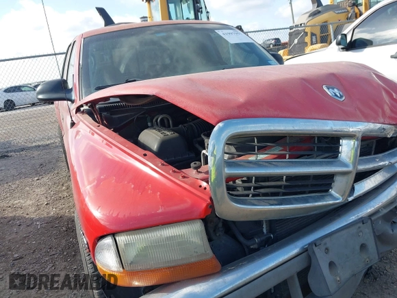 2000 Dodge Dakota Sport with VIN 1B7GL2AN0YS705134, listed as a IAAI auction lot 41997957 with 219,659 mi miles. Bid and sale history available at carsss.com. Image 13.