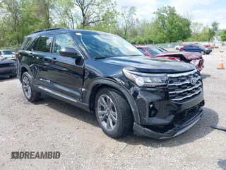 2025 Ford Explorer Active z VIN 1FMUK8DH8SGB17695, wystawiony jako IAAI lot #42198872 z przebiegiem 2 795 mil mil oraz . Historia ofert i sprzedaży dostępna na DreamBid. Obrazek 1.