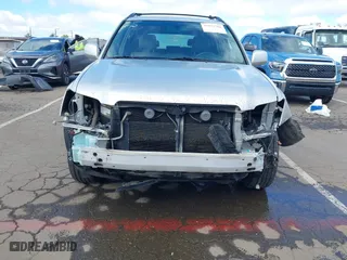 2006 Toyota Highlander Hybrid with VIN JTEEW21A760033797, listed as a IAAI auction lot 41931586 with 283,045 mi miles. Bid and sale history available at carsss.com. Image 6.