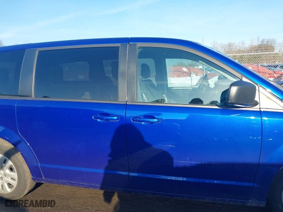 2018 Dodge Grand Caravan SE with VIN 2C4RDGBG8JR363409, listed as a IAAI auction lot 41129214 with 101,143 mi miles. Bid and sale history available at carsss.com. Image 13.