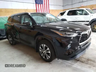 2021 Toyota Highlander XLE with VIN 5TDGZRBH5MS529474, listed as a Copart auction lot 60610165 with 92,275 mi miles and Salvage title. Bid and sale history available at DreamBid. Image 4.