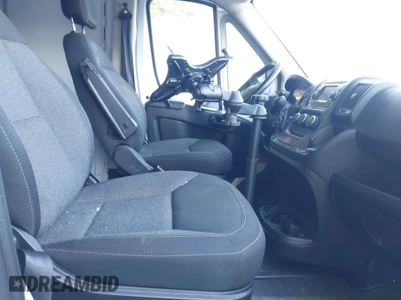 2015 Ram ProMaster Cargo z VIN 3C6TRVDG5FE520998, wystawiony jako IAAI lot #42041239 z przebiegiem 203 263 mil mil oraz . Historia ofert i sprzedaży dostępna na DreamBid. Obrazek 5.