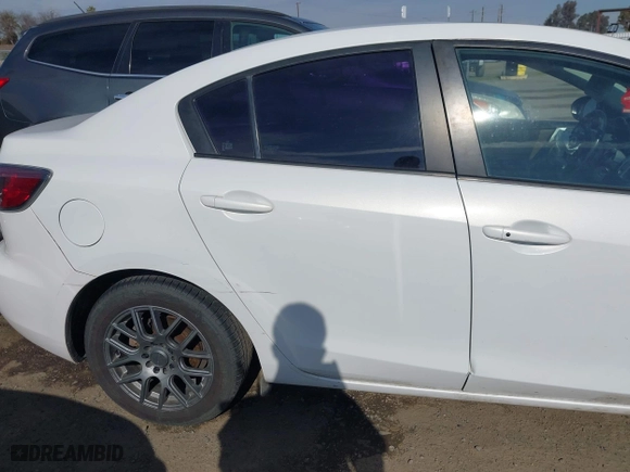 2013 Mazda Mazda3 i Grand Touring with VIN JM1BL1WP3D1783731, listed as a IAAI auction lot 41573753 with 253,424 mi miles. Bid and sale history available at carsss.com. Image 20.