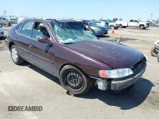 2000 Nissan Altima XE with VIN 1N4DL01D7YC116340, listed as a IAAI auction lot 42100525 with Not Provided miles and . Bid and sale history available at carsss.com. Image 1.