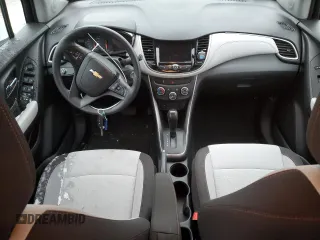 2022 Chevrolet Trax LS with VIN KL7CJNSM3NB544783, listed as a Copart auction lot 84624404 with 13,189 mi miles and Salvage Title. Bid and sale history available at carsss.com. Image 8.