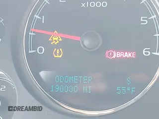 2010 Chevrolet Tahoe LT z VIN 1GNMCBE38AR113187, wystawiony jako IAAI lot #42120278 z przebiegiem 190 030 mil mil oraz . Historia ofert i sprzedaży dostępna na DreamBid. Obrazek 7.
