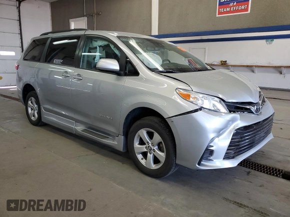 2019 Toyota Sienna LE Auto Access Seat with VIN 5TDKZ3DC6KS012190, listed as a Copart auction lot 54215005 with 70,332 mi miles and Salvage title. Bid and sale history available at DreamBid. Image 4.