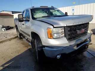2011 GMC Sierra 2500HD SLE with VIN 1GT220CG9BZ200191, listed as a Copart auction lot 43624545 with 193,940 mi miles and Salvage Title. Bid and sale history available at carsss.com. Image 4.