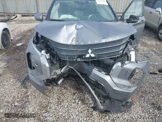 2024 Mitsubishi Outlander SE with VIN JA4J4VA82RZ007920, listed as a IAAI auction lot 41458508 with 13,760 mi miles. Bid and sale history available at carsss.com. Image 6.