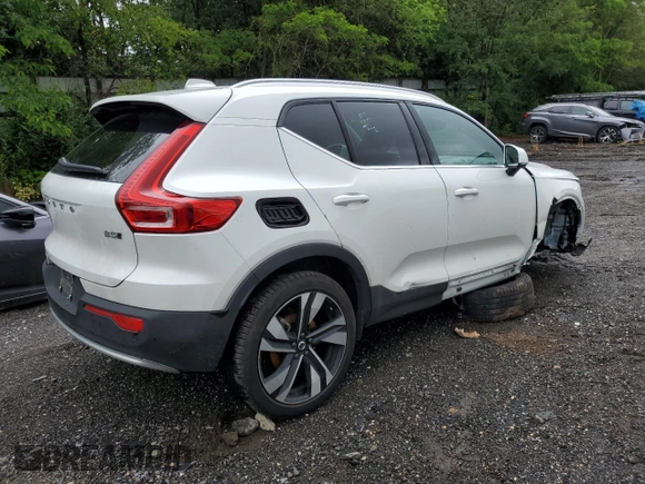 2025 Volvo XC40 Plus Bright Theme с VIN YV4L12UE3S2503506, выставлен на аукционе Copart как лот 58265625 с пробегом 12 667 миль миль и Чистый • Clean title. История ставок и продаж доступна на DreamBid. Изображение 3.