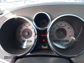 2006 Pontiac Solstice z VIN 1G2MB33B96Y101689, wystawiony jako IAAI lot #41891437 z przebiegiem 108 295 mil mil oraz . Historia ofert i sprzedaży dostępna na DreamBid. Obrazek 7.