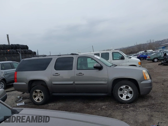 2007 GMC Yukon XL SLT with VIN 1GKFK16367J222143, listed as a IAAI auction lot 41676370 with 211,565 mi miles. Bid and sale history available at carsss.com. Image 14.