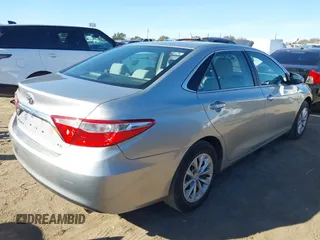 2015 Toyota Camry XLE with VIN 4T1BF1FK5FU070127, listed as a IAAI auction lot 41381774 with 94,217 mi miles. Bid and sale history available at carsss.com. Image 4.