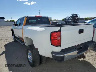 2016 GMC Sierra 3500HD SLT z VIN 1GT42XC86GF277877, wystawiony jako Copart lot #55825015 z przebiegiem 205 718 mil mil oraz Szkody całkowita. Historia ofert i sprzedaży dostępna na DreamBid. Obrazek 2.