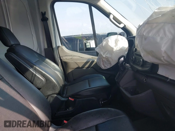 2022 Ford Transit Cargo z VIN 1FTBW3X81NKA04543, wystawiony jako IAAI lot #41763336 z przebiegiem 128 518 mil mil oraz . Historia ofert i sprzedaży dostępna na DreamBid. Obrazek 5.