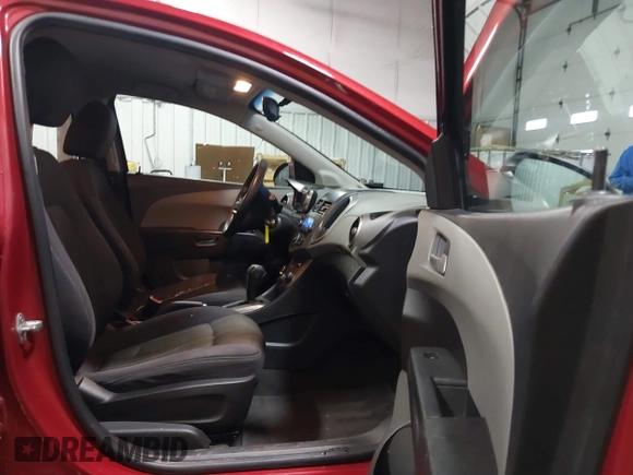 2013 Chevrolet Sonic LT with VIN 1G1JC6SH1D4116946, listed as a IAAI auction lot 41562425 with 116,815 mi miles. Bid and sale history available at carsss.com. Image 5.