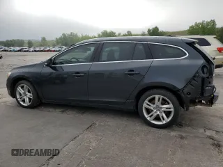 2015 Volvo V60 with VIN YV1612SB5F1186312, listed as a Copart auction lot 58552405 with 77,610 mi miles and Salvage title. Bid and sale history available at DreamBid. Image 2.