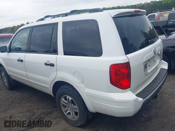 2005 Honda Pilot EX-L with VIN 5FNYF18585B037135, listed as a IAAI auction lot 41930914 with 227,956 mi miles. Bid and sale history available at carsss.com. Image 3.