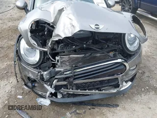 2016 MINI Convertible с VIN WMWWG5C53G3C19327, выставлен на аукционе IAAI как лот 42030590 с пробегом 33 898 миль миль и . История ставок и продаж доступна на DreamBid. Изображение 18.