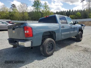 2009 Chevrolet Silverado 1500 LT with VIN 3GCEC23J19G110397, listed as a Copart auction lot 52203125 with 175,022 mi miles and Salvage Title. Bid and sale history available at carsss.com. Image 3.