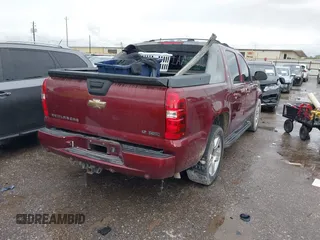 2008 Chevrolet Avalanche LT w/3LT with VIN 3GNEC12008G113297, listed as a IAAI auction lot 41849301 with 249,827 mi miles. Bid and sale history available at carsss.com. Image 4.