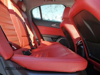 2019 Alfa Romeo Giulia Ti z VIN ZARFANBN0K7608050, wystawiony jako Copart lot #89119965 z przebiegiem 80 559 mil mil oraz Szkoda całkowita • Salvage title. Historia ofert i sprzedaży dostępna na DreamBid. Obrazek 10.