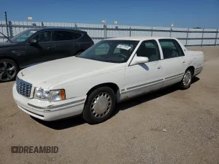1998 Cadillac DeVille z VIN 1G6KD54Y7WU711824, wystawiony jako Copart lot #52577815 z przebiegiem 140 421 mil mil oraz Szkoda całkowita • Salvage title. Historia ofert i sprzedaży dostępna na DreamBid. Obrazek 1.