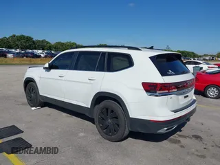 2024 Volkswagen Atlas SE с VIN 1V2JR2CA6RC551229, выставлен на аукционе IAAI как лот 41473599 с пробегом 10 243 миль миль и . История ставок и продаж доступна на DreamBid. Изображение 3.