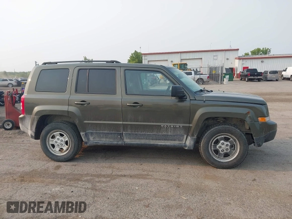 2016 Jeep Patriot Sport z VIN 1C4NJRBB9GD579952, wystawiony jako IAAI lot #42422182 z przebiegiem 186 686 mil mil oraz . Historia ofert i sprzedaży dostępna na DreamBid. Obrazek 13.