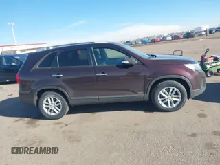 2015 Kia Sorento LX with VIN 5XYKTDA76FG602908, listed as a IAAI auction lot 41501885 with 181,047 mi miles. Bid and sale history available at carsss.com. Image 13.