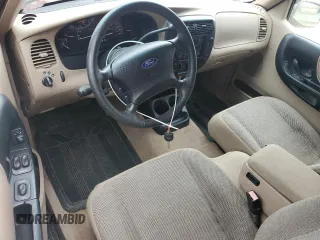 2001 Ford Ranger XL Fleet z VIN 1FTZR15E61TA43605, wystawiony jako Copart lot #58932585 z przebiegiem 84 662 mil mil oraz Czysty tytuł • Clean title. Historia ofert i sprzedaży dostępna na DreamBid. Obrazek 8.