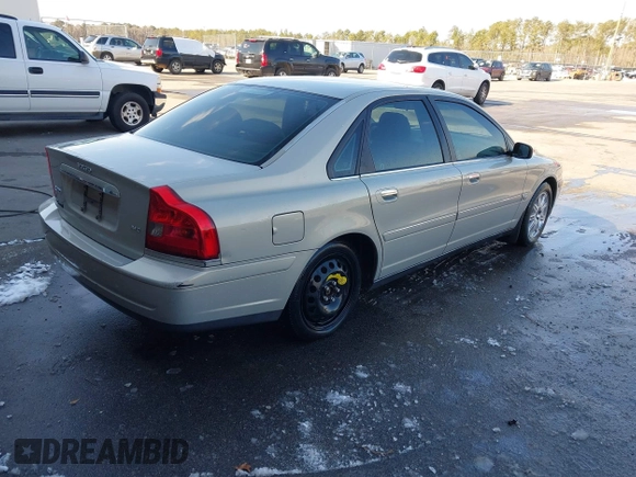2004 Volvo S80 with VIN YV1TH59H641365689, listed as a IAAI auction lot 41397638 with 171,185 mi miles. Bid and sale history available at carsss.com. Image 4.