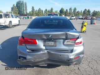 2017 BMW 5 Series 540i z VIN WBAJE5C34HG914566, wystawiony jako IAAI lot #42386472 z przebiegiem 83 898 mil mil oraz . Historia ofert i sprzedaży dostępna na DreamBid. Obrazek 16.