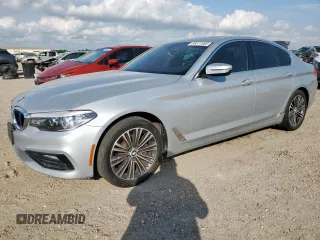 2018 BMW 5 Series 530i z VIN WBAJA5C58JWA37396, wystawiony jako Copart lot #59371985 z przebiegiem 108 230 mil mil oraz Czysty tytuł • Clean title. Historia ofert i sprzedaży dostępna na DreamBid. Obrazek 1.