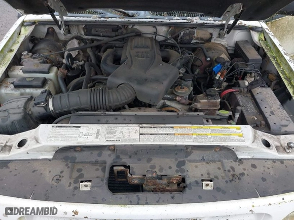 2000 Ford Explorer XLT with VIN 1FMZU73E1YZB04723, listed as a IAAI auction lot 41615258 with 233,067 mi miles. Bid and sale history available at carsss.com. Image 10.