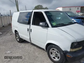 2004 Chevrolet Astro Cargo Van with VIN 1GCDM19X54B128451, listed as a IAAI auction lot 41231618 with 322,091 mi miles. Bid and sale history available at carsss.com. Image 6.