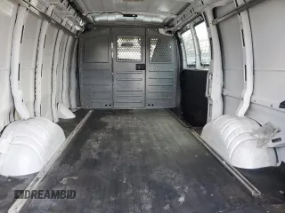 2022 GMC Savana z VIN 1GTZ7GF71N1139801, wystawiony jako Copart lot #87537345 z przebiegiem 66 731 mil mil oraz Szkoda całkowita • Salvage title. Historia ofert i sprzedaży dostępna na DreamBid. Obrazek 10.